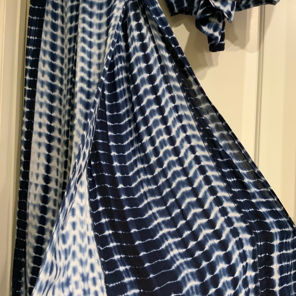 Blue and White Tie-Dye Two-Piece Set - Picture 4 of 4